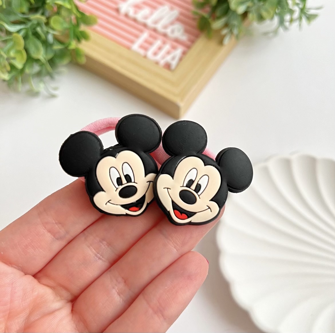 Mickey%20mouse%20figürlü%20lastik%20toka%20çifti